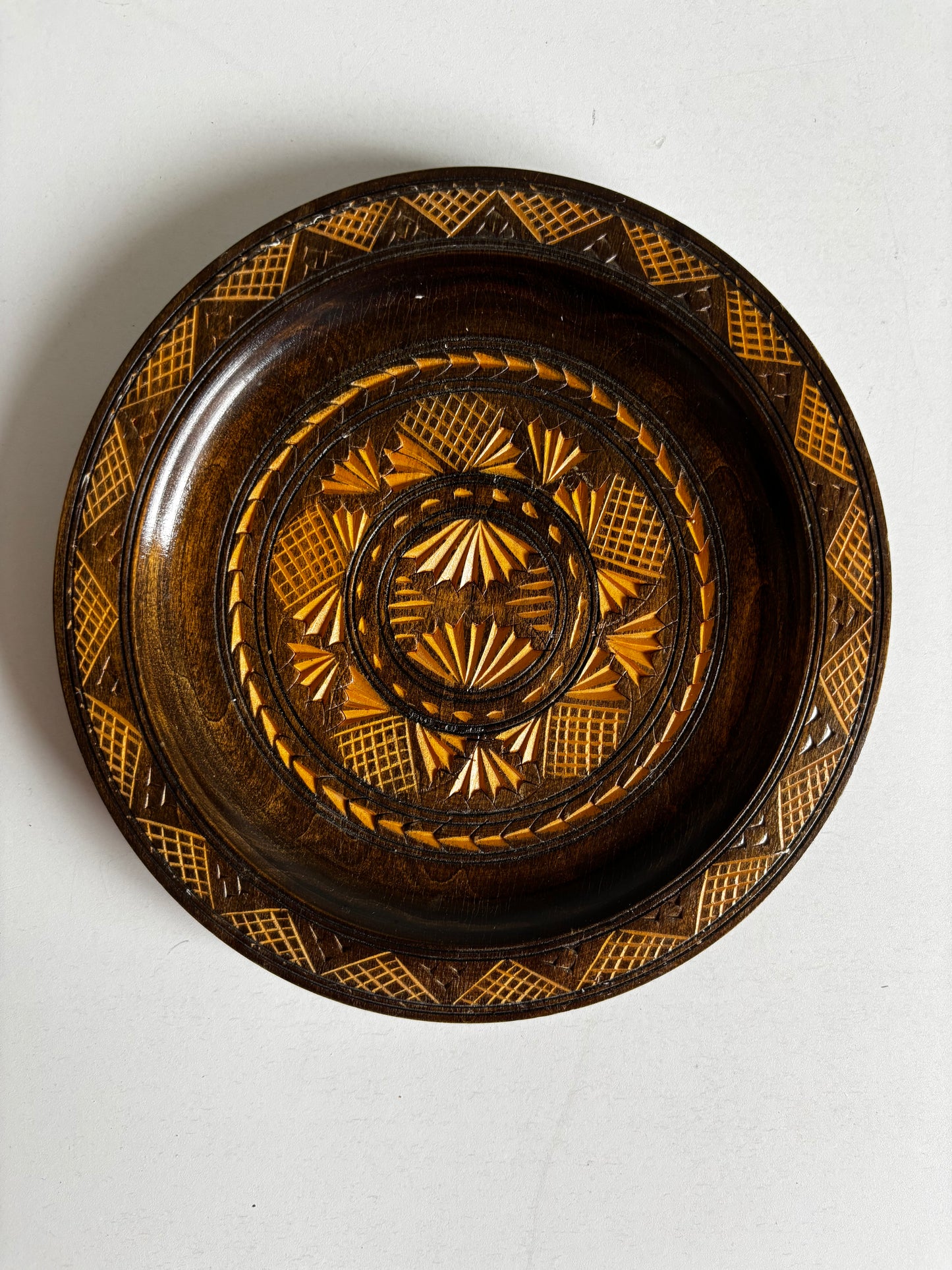 Vintage Wooden Carved Plate (19.5 cm)