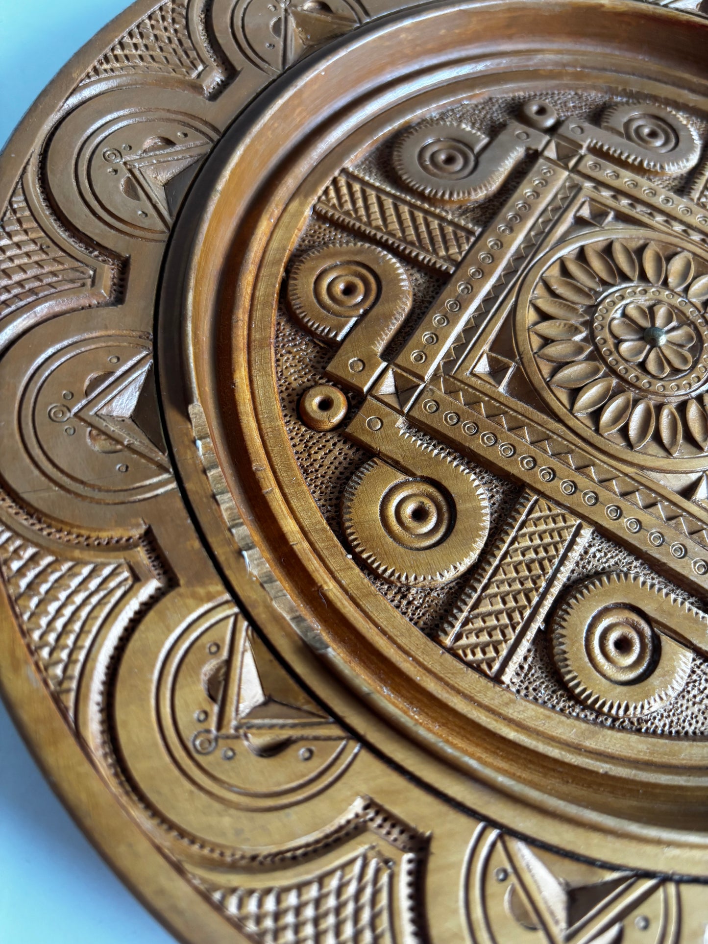 Vintage Wooden Decorative Plate (24 cm)