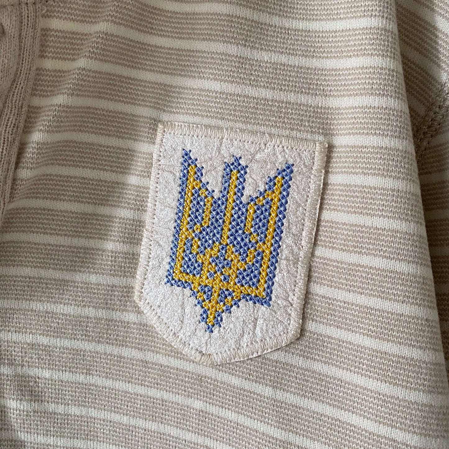 Beige Ukrainian Tryzub Shirt (Men's Large)
